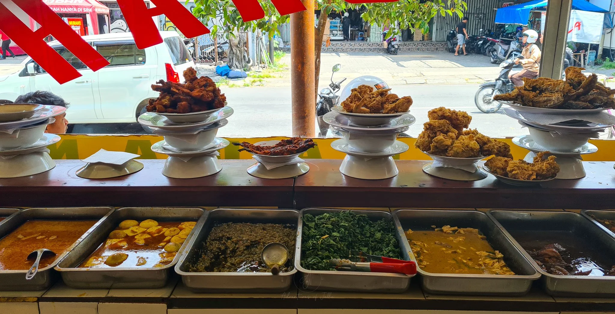 Warung Makan Jeng Sri: Rasa Autentik yang Menggoda di Lingkar Timur
